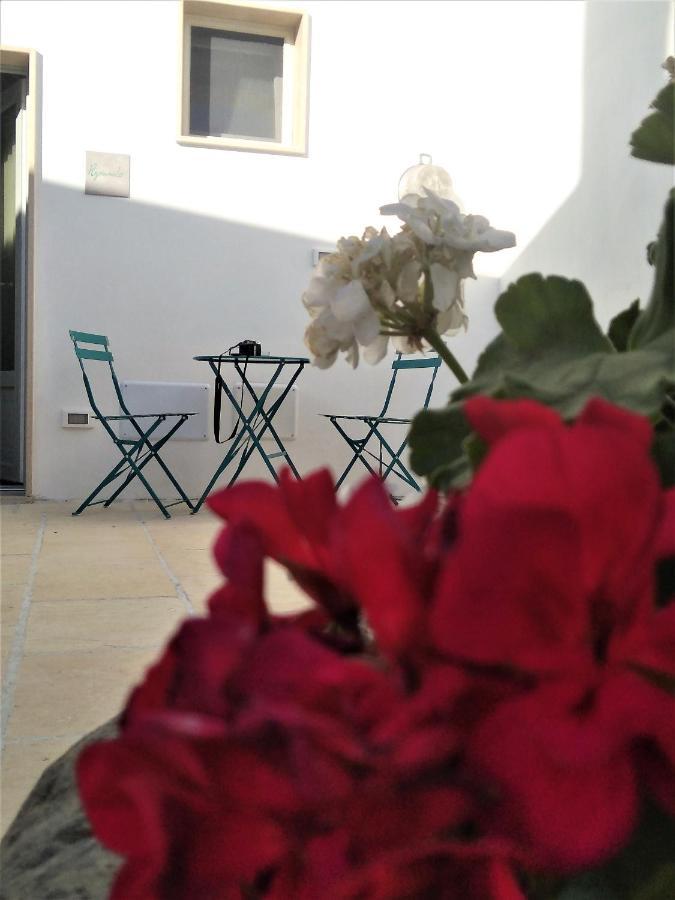 Li Perrini Boutique B&B Acquarica Екстер'єр фото