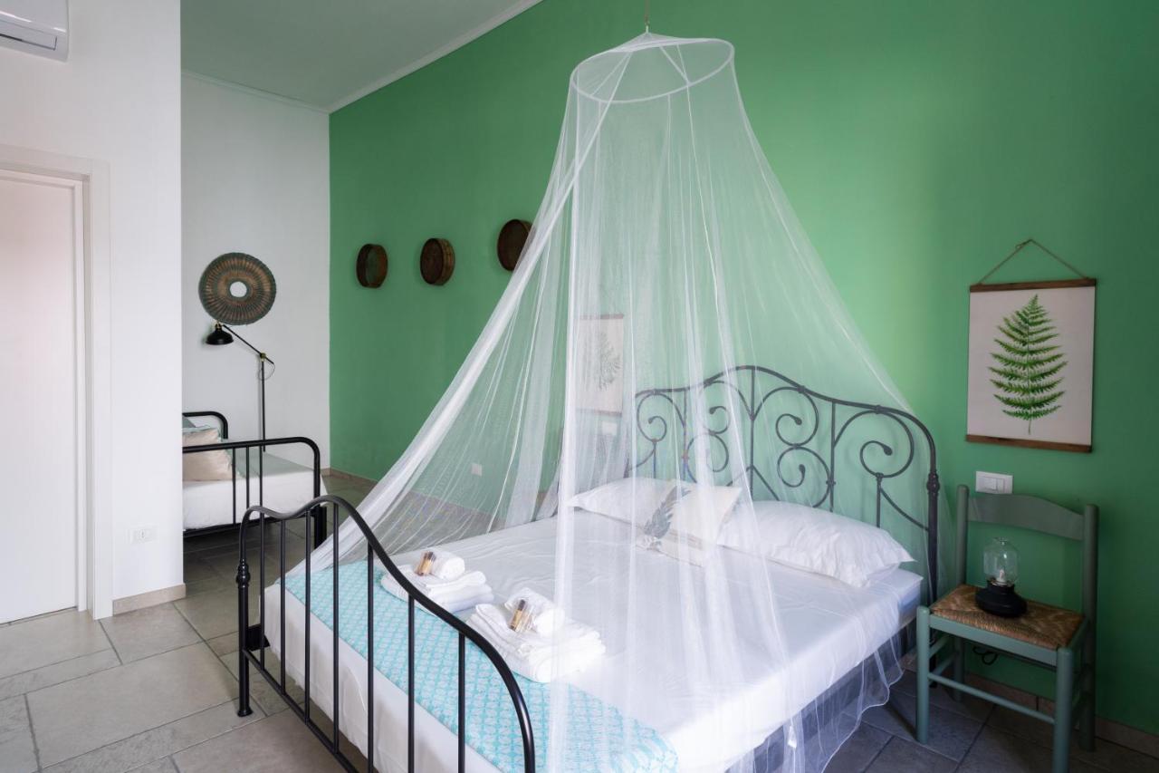 Li Perrini Boutique B&B Acquarica Екстер'єр фото