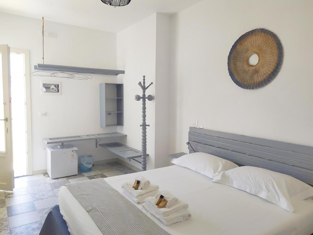 Li Perrini Boutique B&B Acquarica Екстер'єр фото